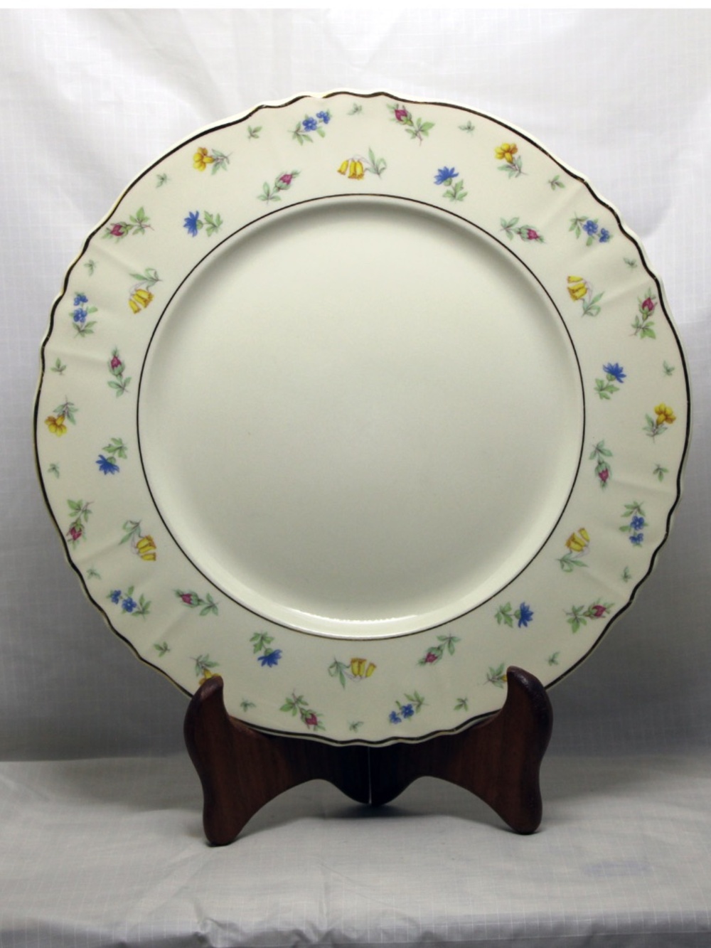 LG Dinner Plate "Suzanne" by SYRACUSE